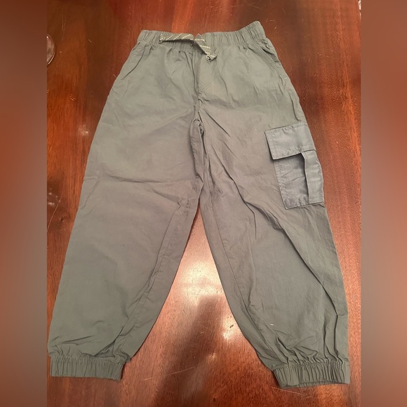 Tommy Bahama Other - Boys size 5/6 Tommy Bahama 100% cotton khaki green light weight jogger w/pockets